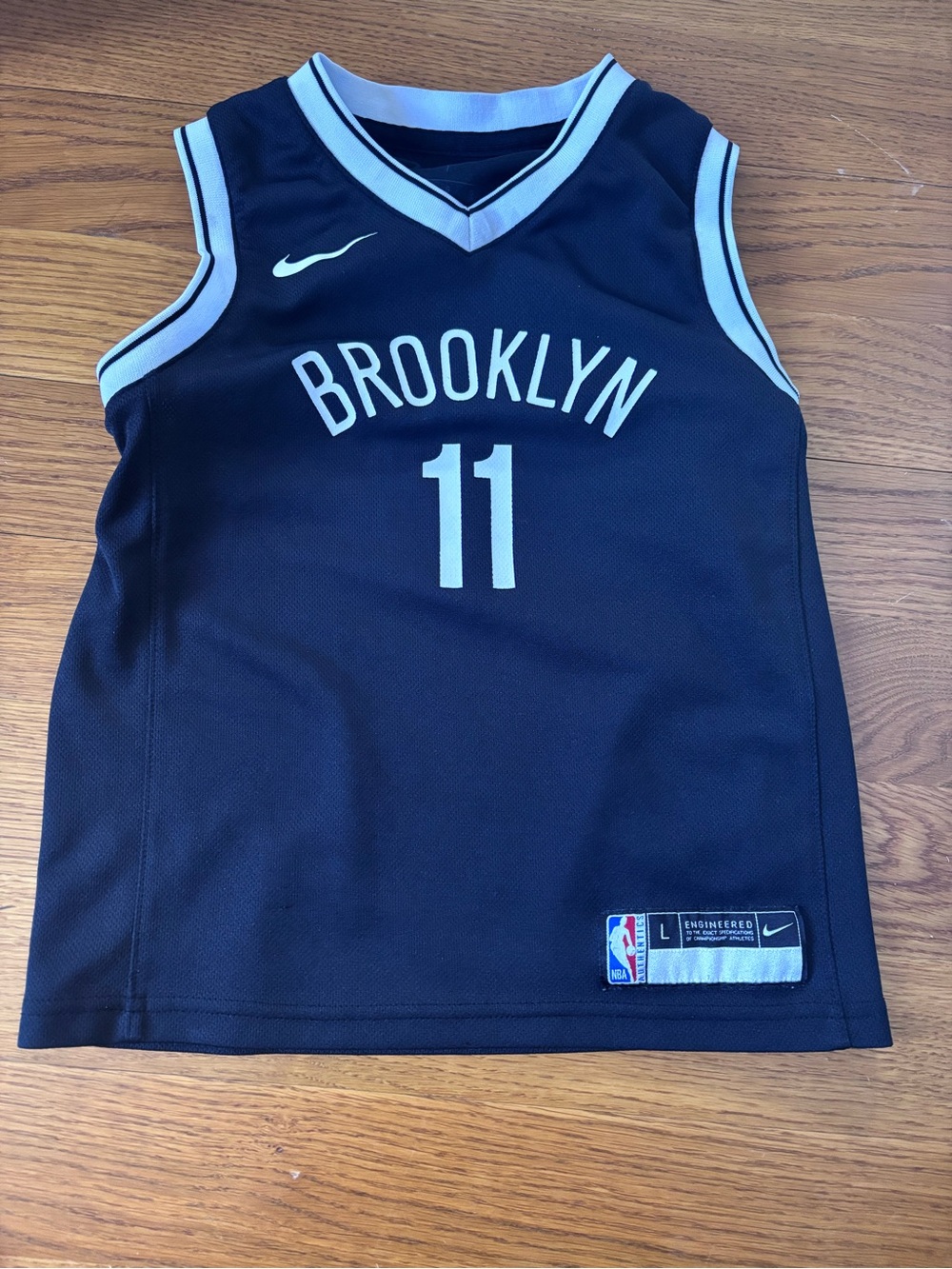 Nike Boys Brooklyn Nets Basketball Jersey #11 kyrie Irving sz 7